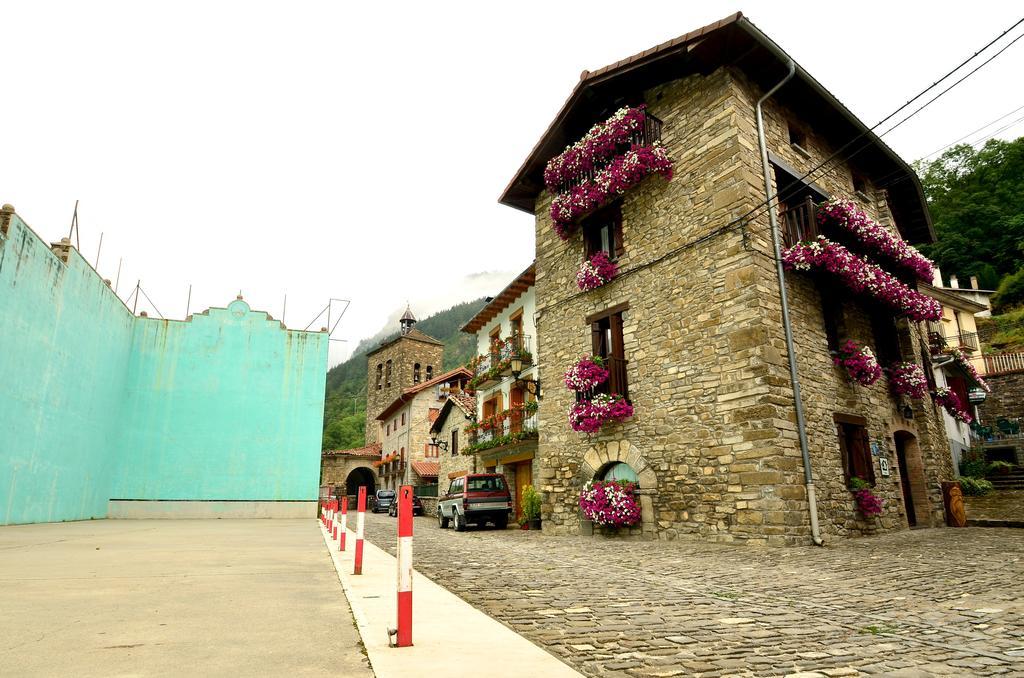 Hotel Argonz Etxea Urzainqui Exteriér fotografie