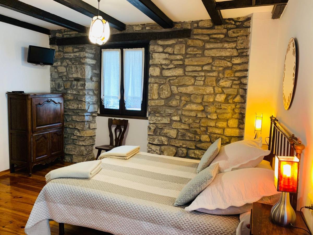 Hotel Argonz Etxea Urzainqui Exteriér fotografie